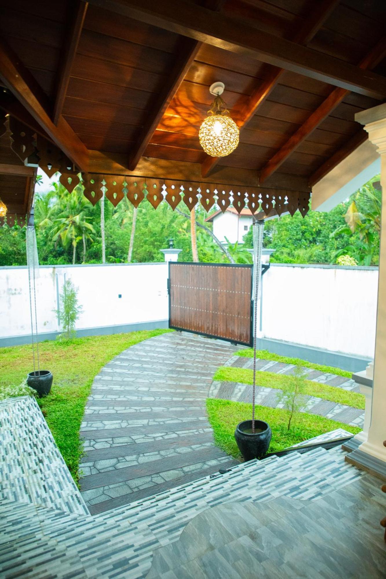 Ranagiri Relaxing Bungalow Бентота Екстериор снимка