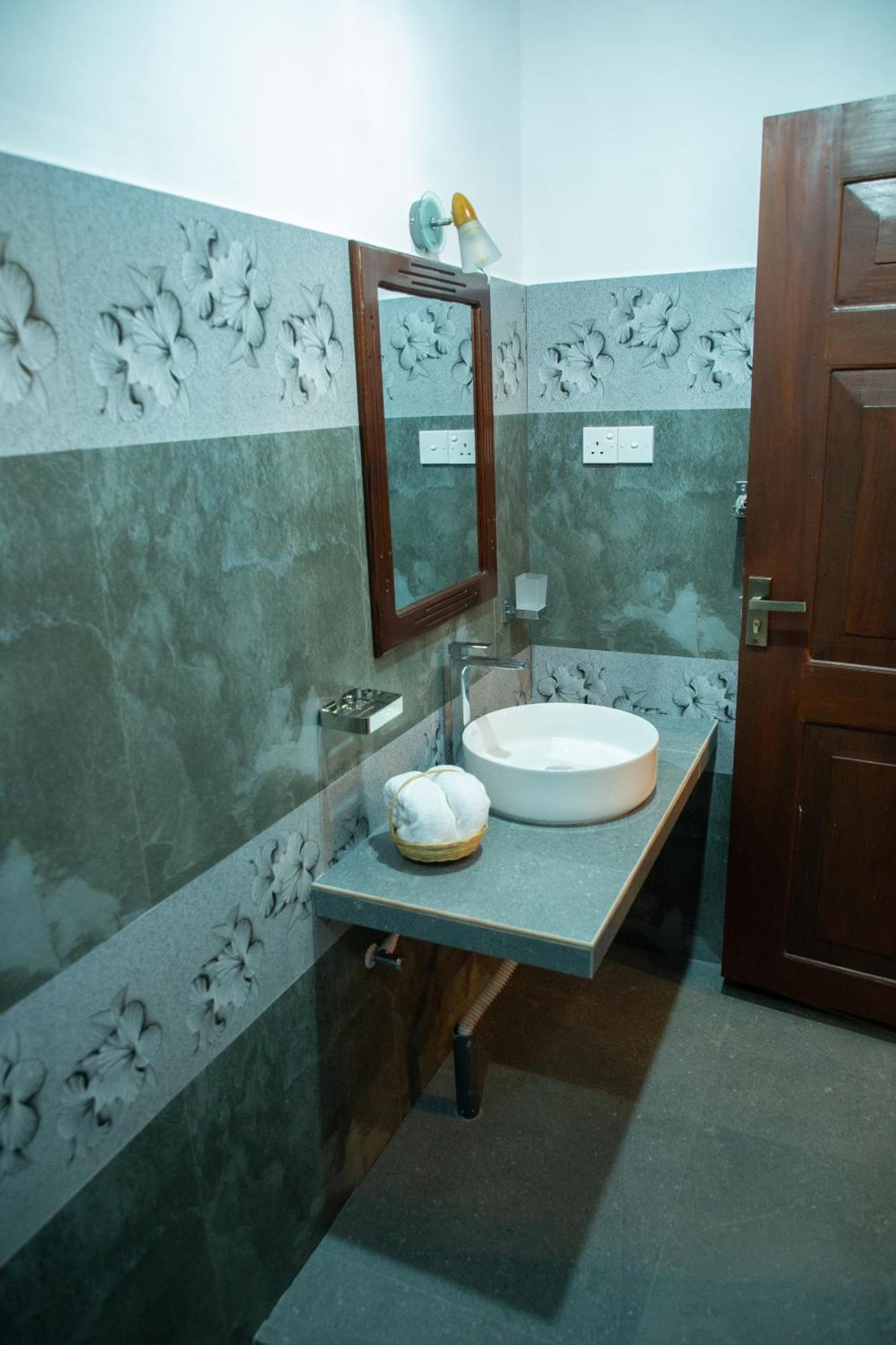 Ranagiri Relaxing Bungalow Бентота Екстериор снимка